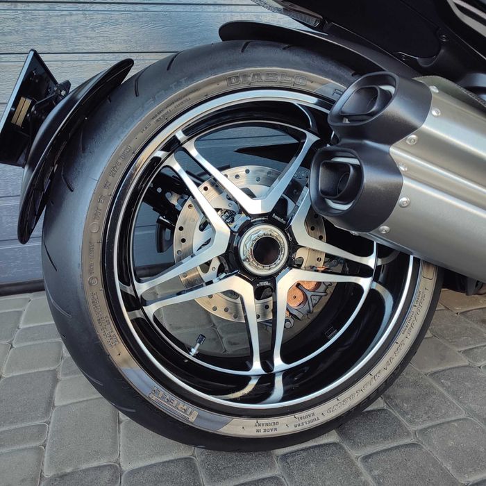 Продам мотоцикл Ducati Diavel 1200 AMG (2942)