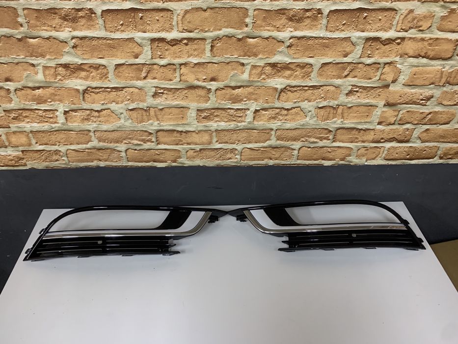 Volkswagen VW Passat CC Передня Права Ліва Решітка В Бампер Бампера