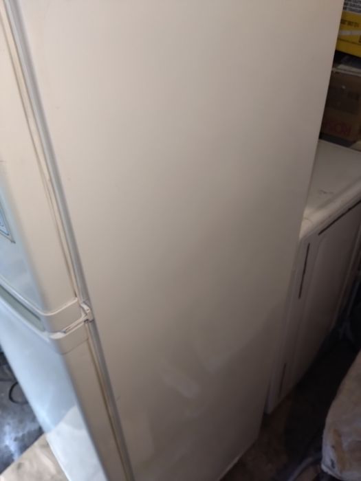 Продам двокамерний холодильник