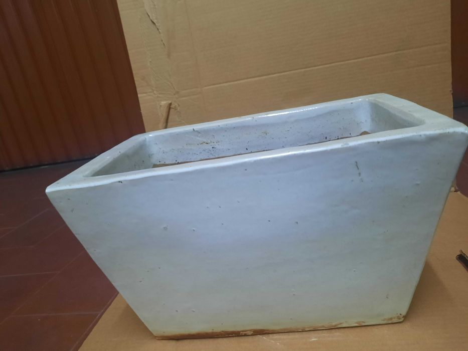 Vaso / floreira em grês