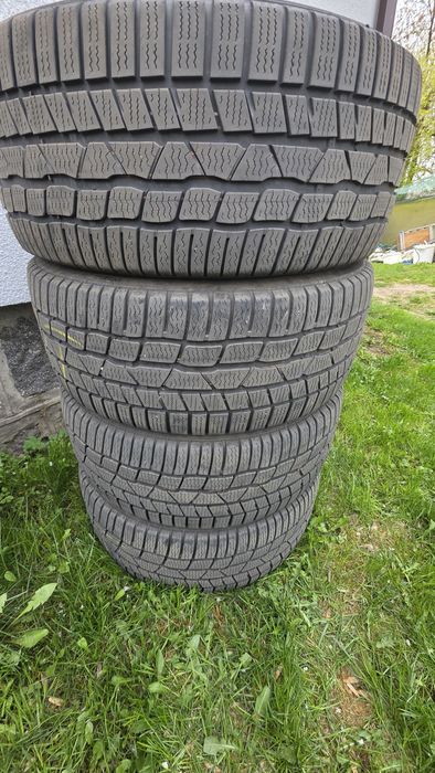 Opony zimowe 4sztuki stan bardzo dobry 225/40r18