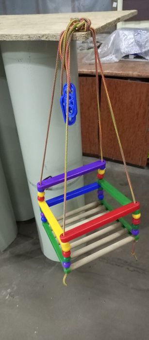 Підвісна гойдалка,  самокат, пластиковий візок для іграшок