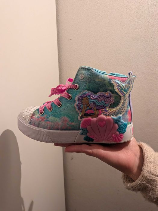 Sapatilhas de menina com luzinhas