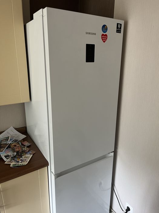 Lodówka Samsung RB34T672EWW