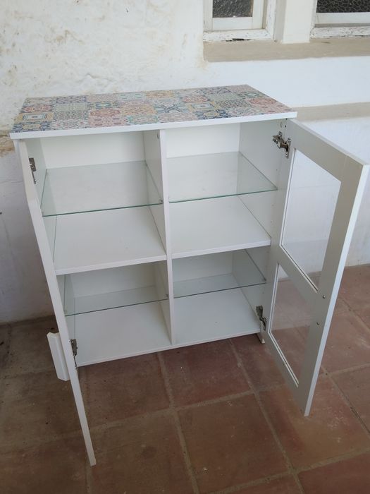 Armário vitrine IKEA Brimnes