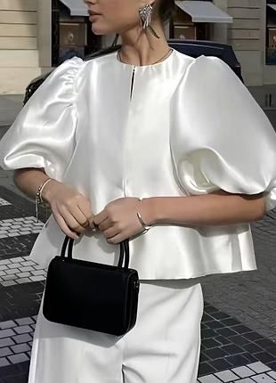 Атласна біла блуза