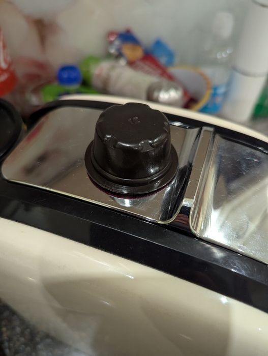 Продам кавоварку на капсули