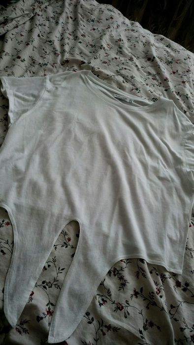 Crop top biał z wiązaniem
