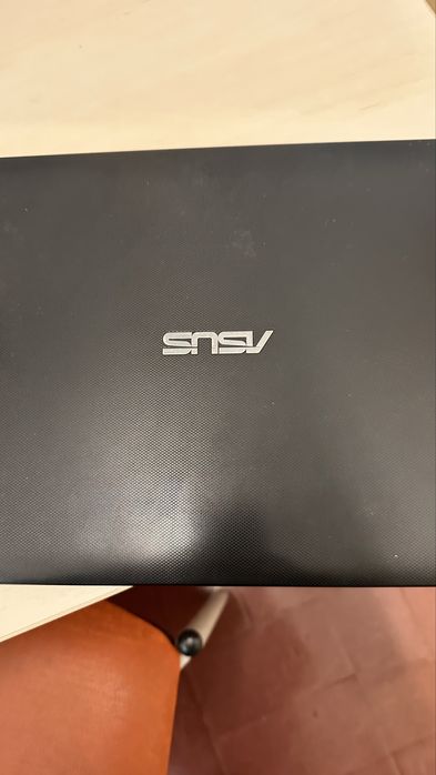 Computador ASUS em nom estado