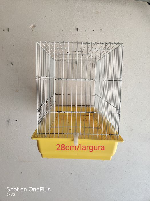 Gaiola usada para pássaros porte pequeno