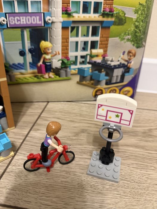 Конструктор LEGO Friends Школа 41682, Lego Disney Попелюшка 41146