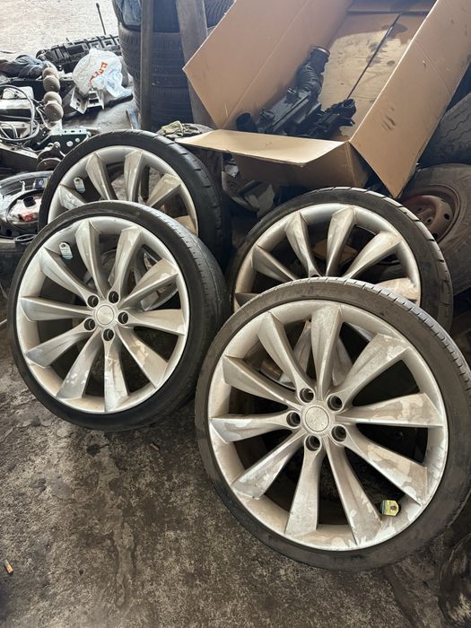 Диски Tesla r21
