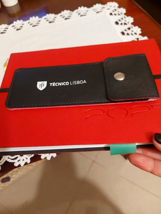 Estojo e Marcador de Livros do Técnico Lisboa.