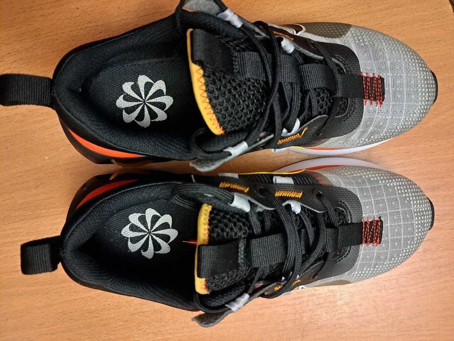 Детские Кроссовки Nike оригинал РАЗМЕР 38 стелька 24см