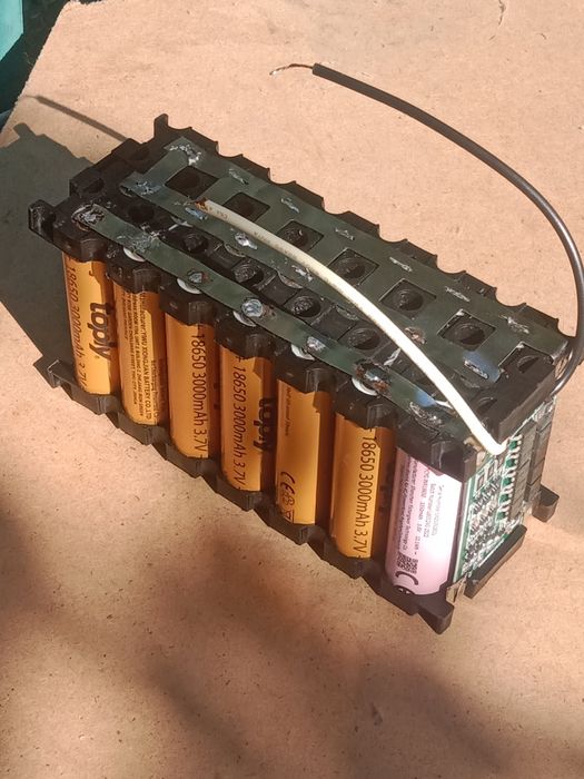 Літевий 12v.акумулятор.