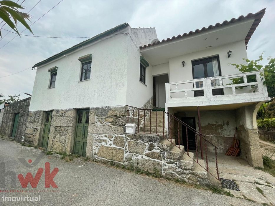 Moradia em pedra com garagem – Midões