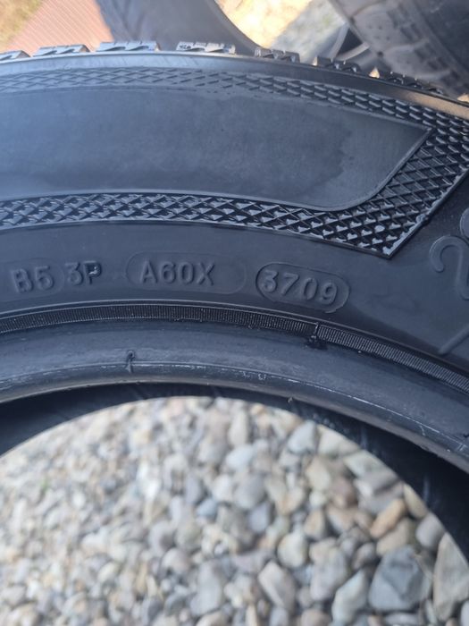 Шини зимові 225 55 16 KLEBER 2шт.