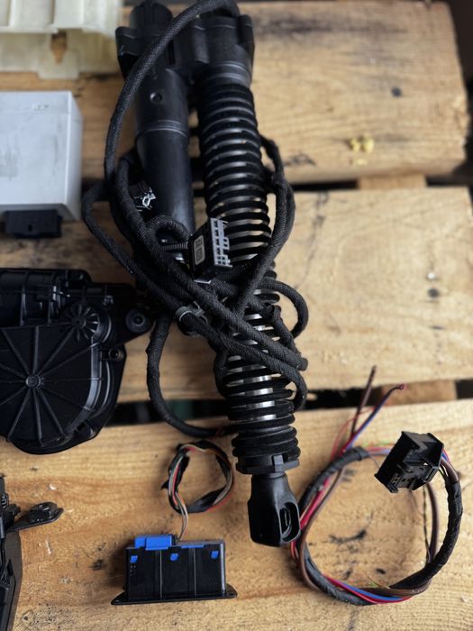 Електро багажник BMW F10 rest комплект