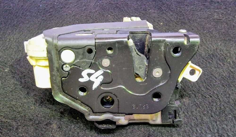 Fechadura / Fecho Porta Frente Esquerdo AUDI A4 B8 (8K2) ano 2007