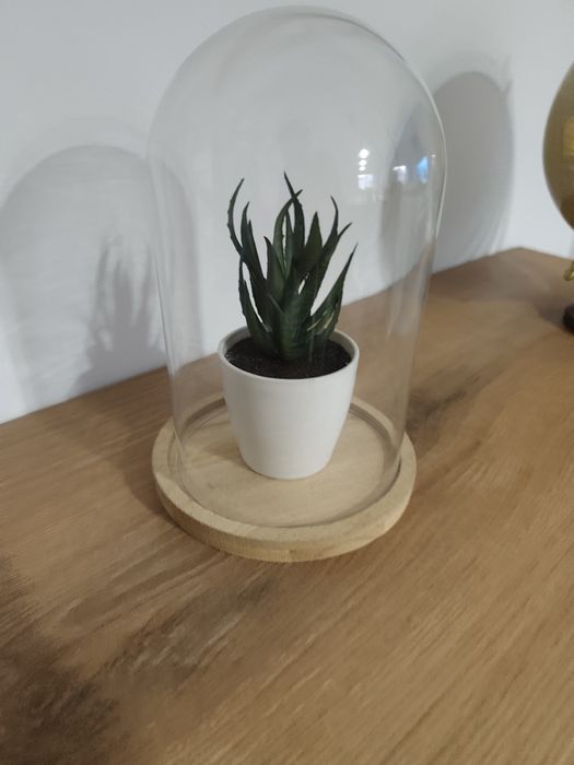 Planta artificial com campânula