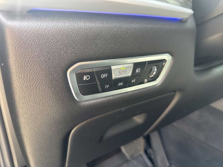 BMW X7      2021
