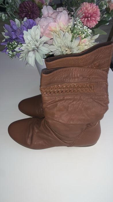 Nowe buty  skóra  naturalna roz 39