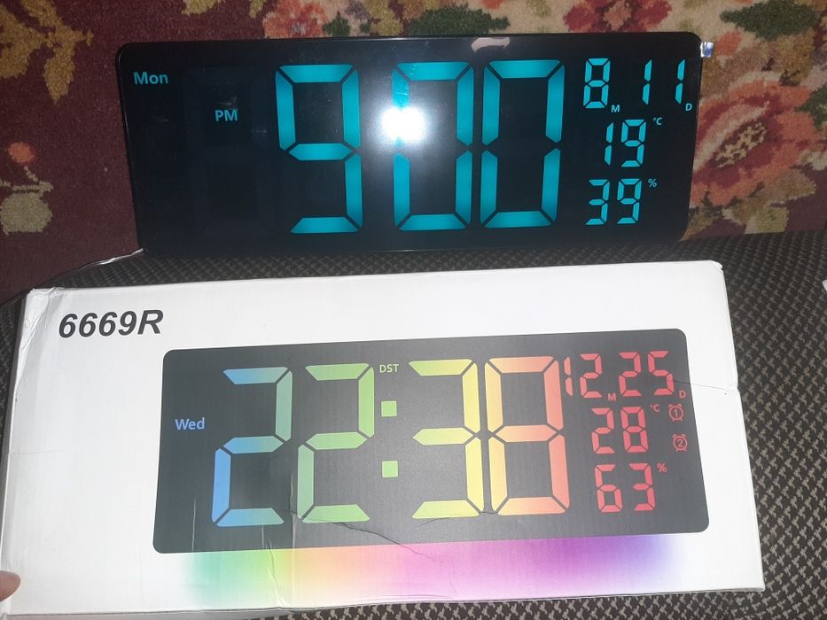 Часы настенные электронные