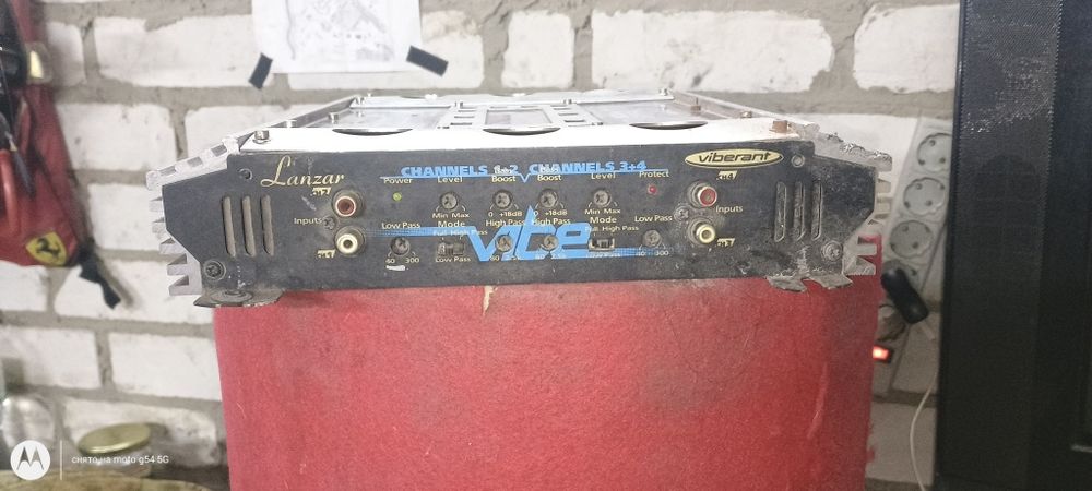 Собвуфер разом з підсилювачем