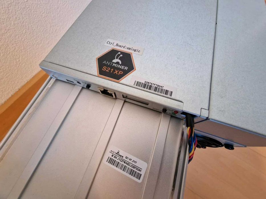 Майнер Bitmain Antminer S21xp 270T 5090$ + Гарантія!