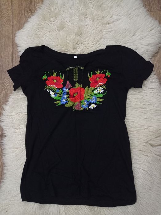 Вышивка Маки. За 250 грн