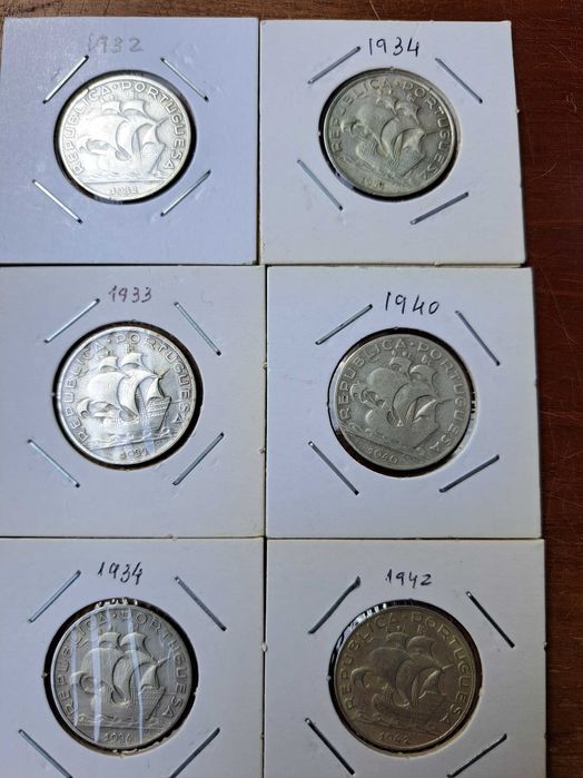 Moedas de 2$50 e 5$00 em prata