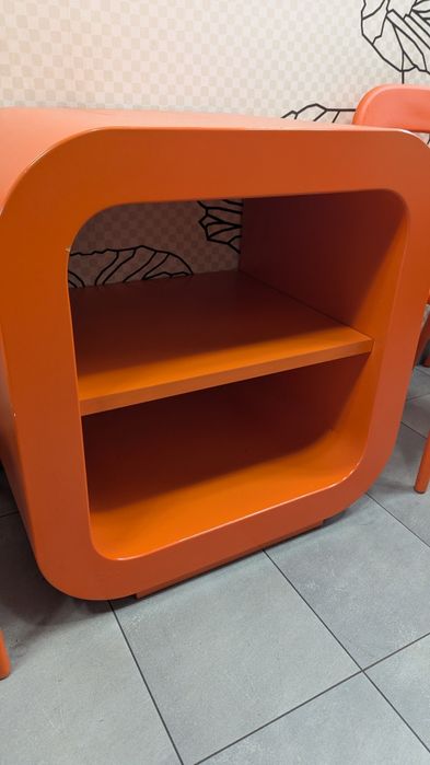 Krzesła IKEA, stolik i kontuar