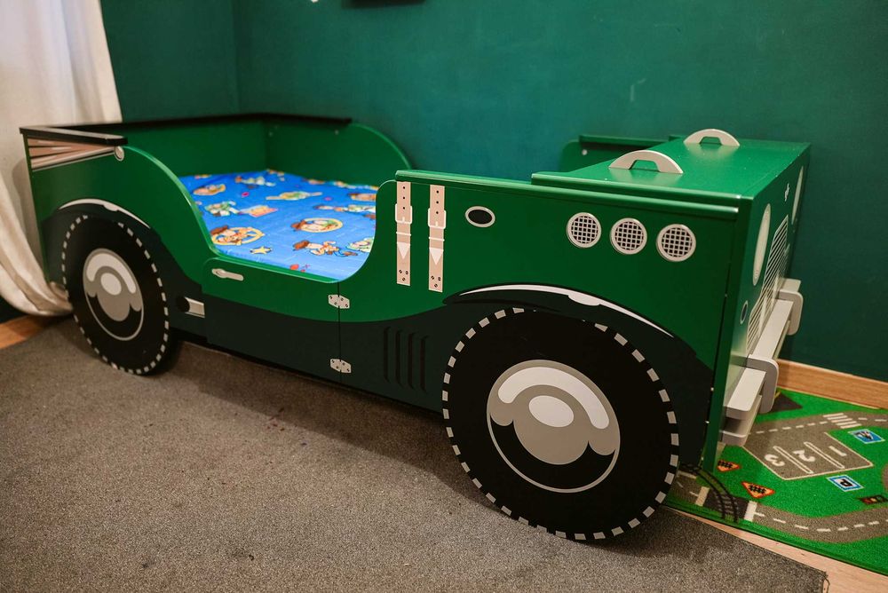 Cama infantil de carro com estrado e colchão