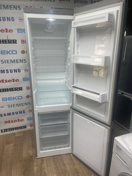 Холодильник Liebherr CNPel 4813