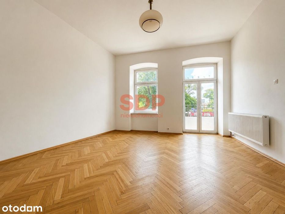 Duża kawalerka z balkonem w kamienicy
