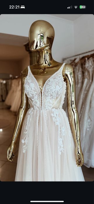 Suknia ślubna (zjawiskowa, biel/beż)