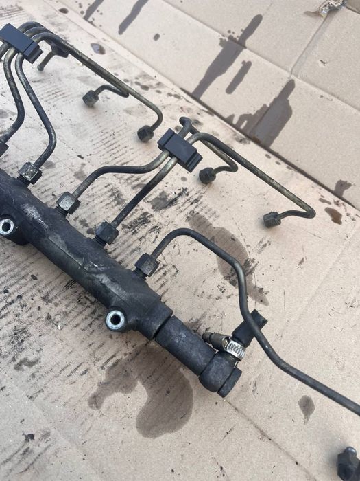 Паливна рейка Volvo s60 s80 v70 2.4