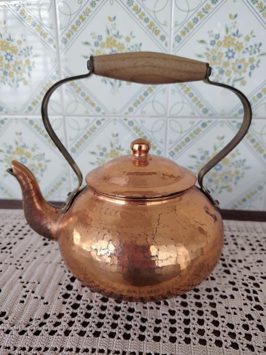 Chaleira em Cobre Martelado