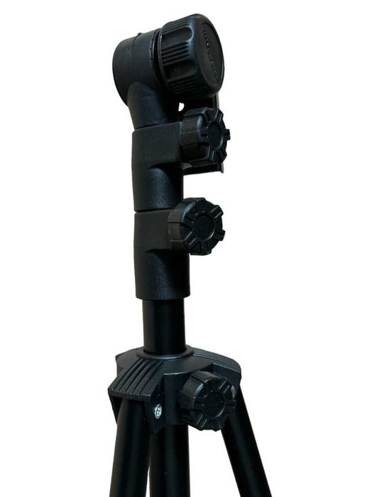 Solidny i profesjonalny pulpit do nut z pełną płytą. NEXON KSN-200 U