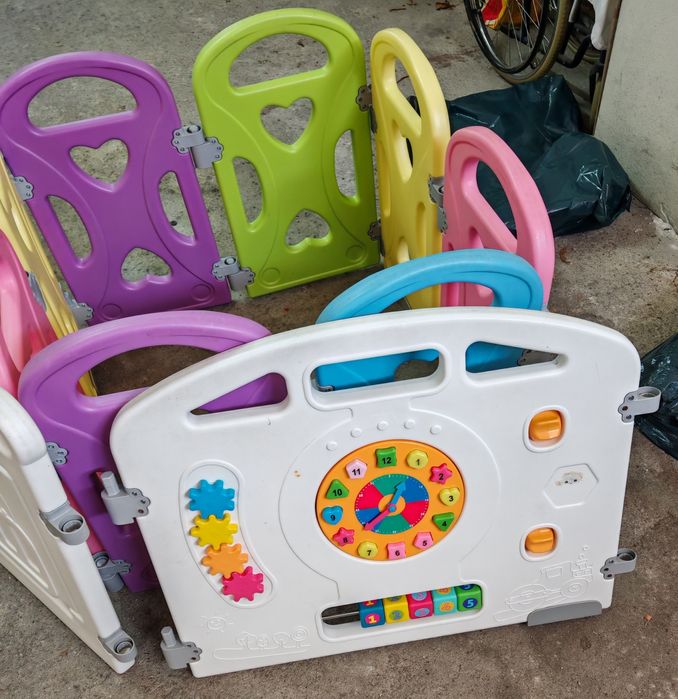 Parque infantil criança