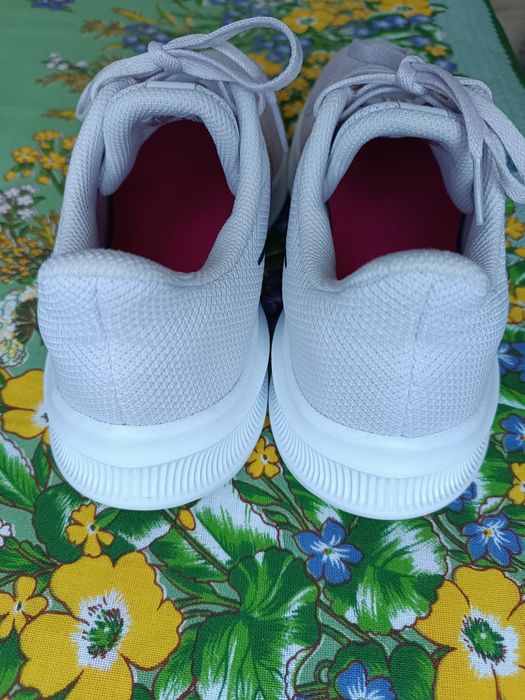 Жіночі кросівки Nike Downshifter.