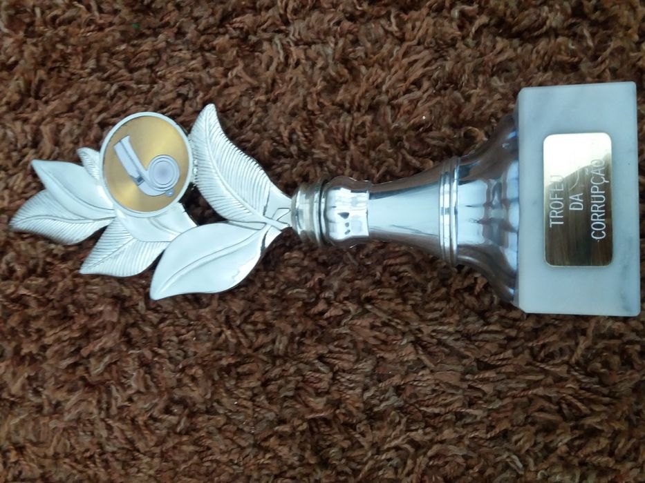 Troféus/ taças reais