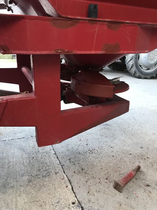 Rozsiewacz nawozow Rauch komet zs600 800 kg