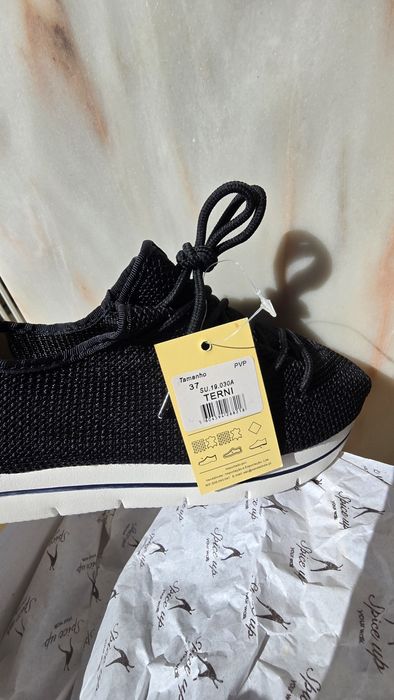 Ténis novos de senhora , respiráveis  super confortável! Só Nº 37