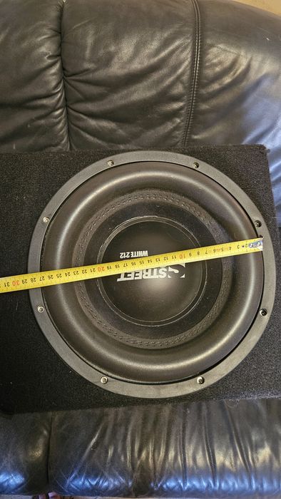 Продам сабвуфер в гарному стані