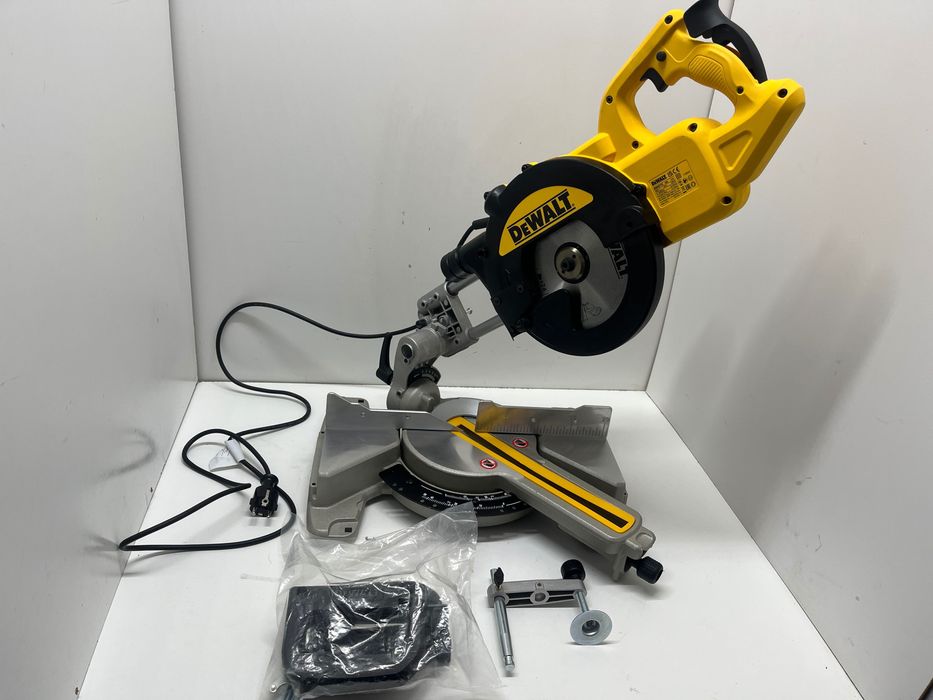 Ukośnica Dewalt z posuwem DWS773 1300 W 216 mm gw12m fv23