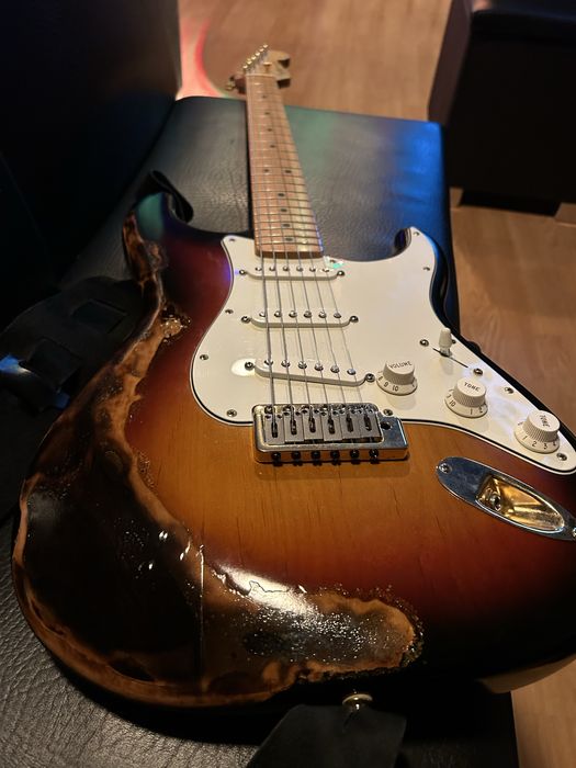 Fender stratocaster strat custom gold hardware