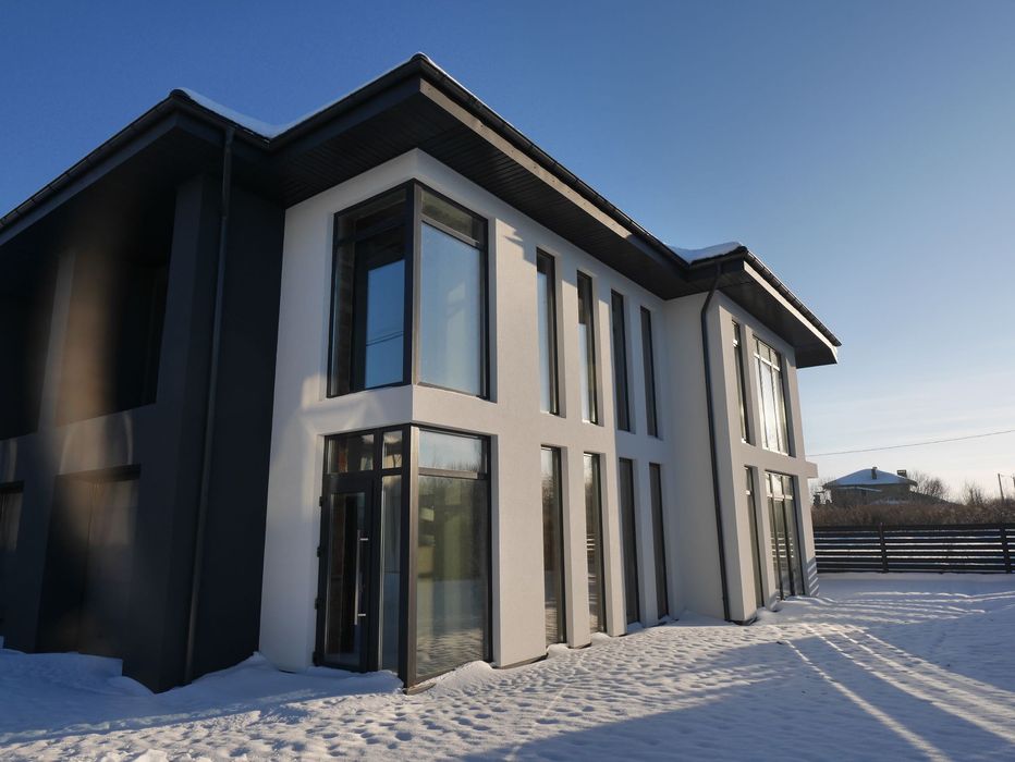 Продаж готового котеджу в Зубрі!