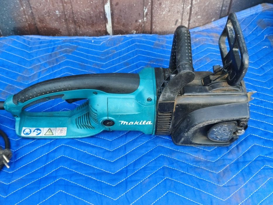 Piła łańcuchowa elektryczna Makita 2000W UC3530A