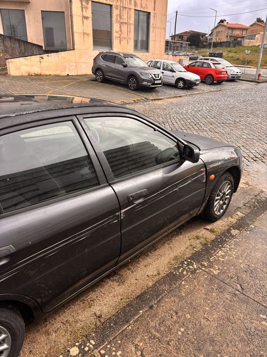 Mitsubishi Lancer 1.3 GLX (1998) – Para Peças ou Recuperação